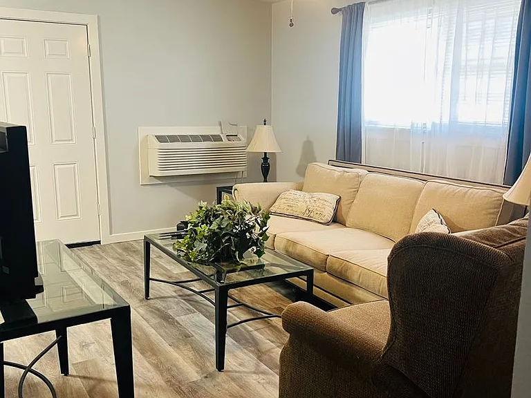 Willow Wood Apartments — Photo 6