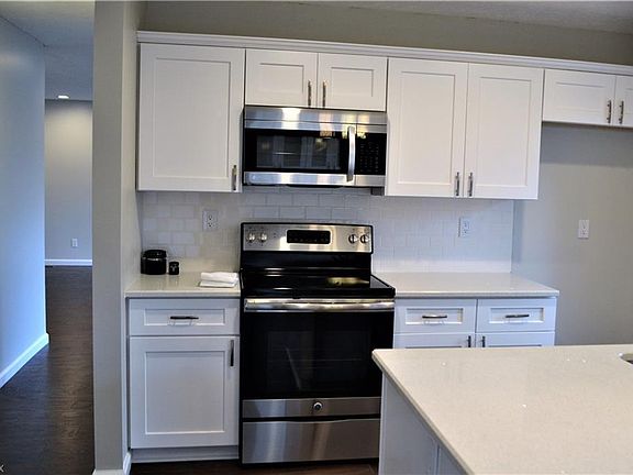 3rd image of 17934 Cliffside Dr #4914