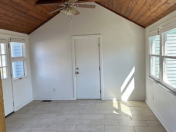 3rd image of 2265 Wickliffe Rd
