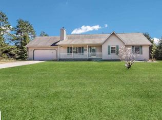 12219 Homestead Rd, Beulah, MI 49617