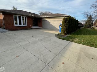 27085 Bonnie Ave, Warren, MI