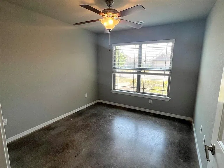 211 Genoa Way — Photo 9