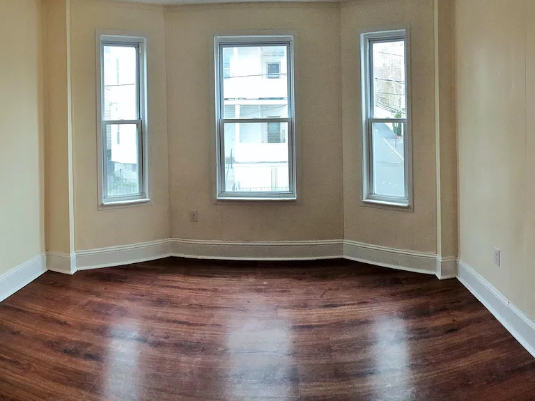 77 Gershom Ave #2 — Photo 7