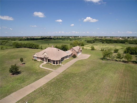 3rd image of 1500 Twin Circle Ct