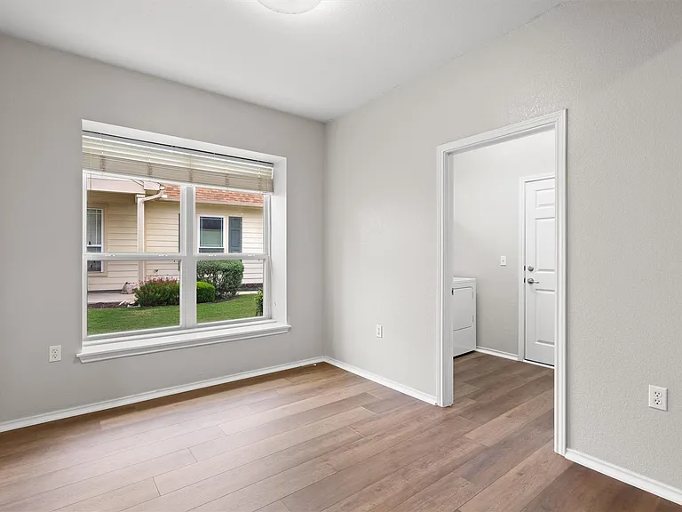 330 Portsmouth Dr — Photo 18