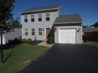 15 Cobblestone Ln, Troy, NY 12180