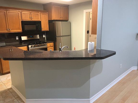 4th image of 2216 Avenue C