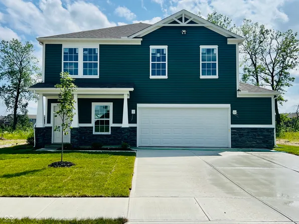 2402 N Liberty Lakes Dr, Greensburg, IN 47240