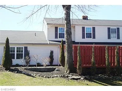 8124 Independence Dr APT A photo 1