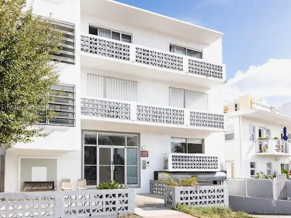 4015 Indian Creek Dr APT 302, Miami Beach, FL 33140