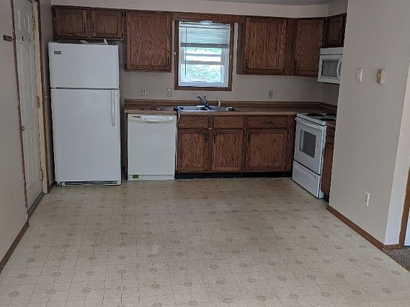 4th image of 89 Jacks Dr #2