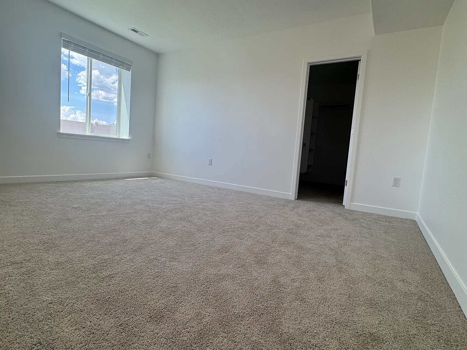 2 bed, 1391 sqft, $1,700 — Photo 3
