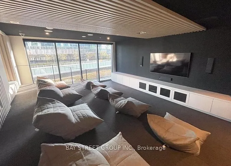 55 Cooper St W #1816 — Photo 8