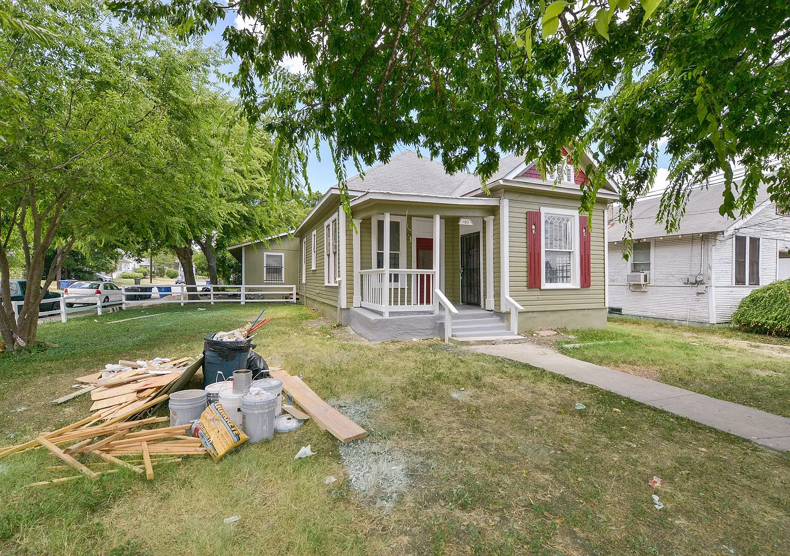 Nice Historic Home Near Downtown — Photo 4