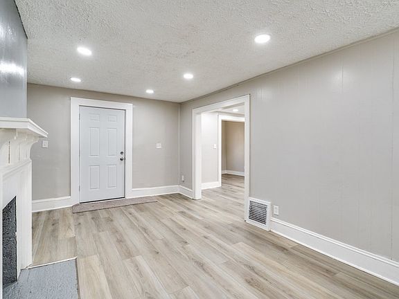3rd image of 920 Bloomfield Ave
