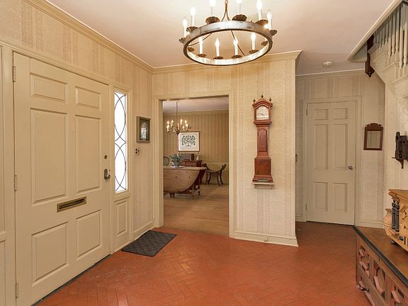 3rd image of 30 Wensley Dr