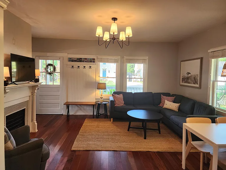 225 Armour St — Photo 8