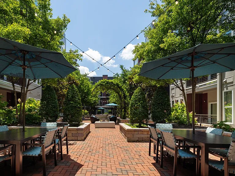 Courtyard with picnic seating