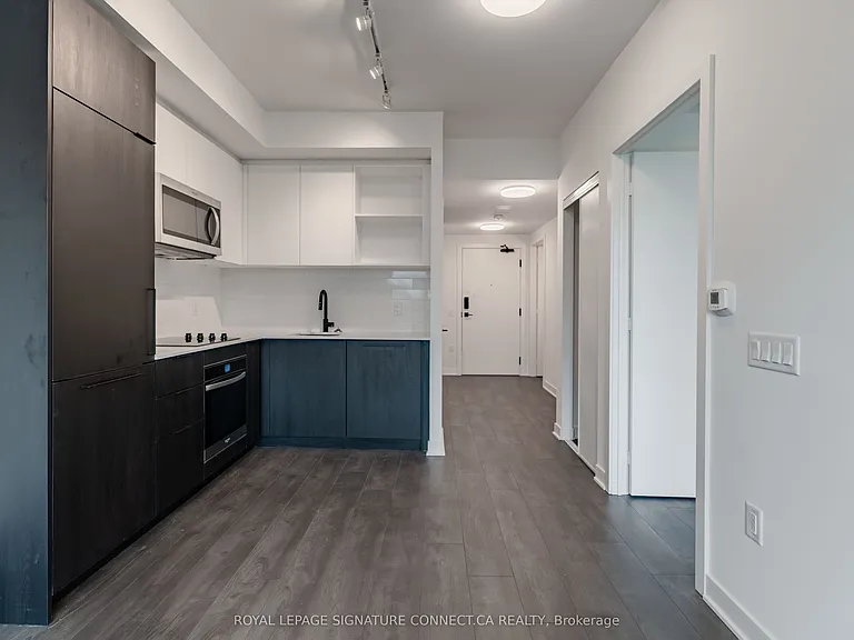 1185 Dupont St #421 — Photo 6