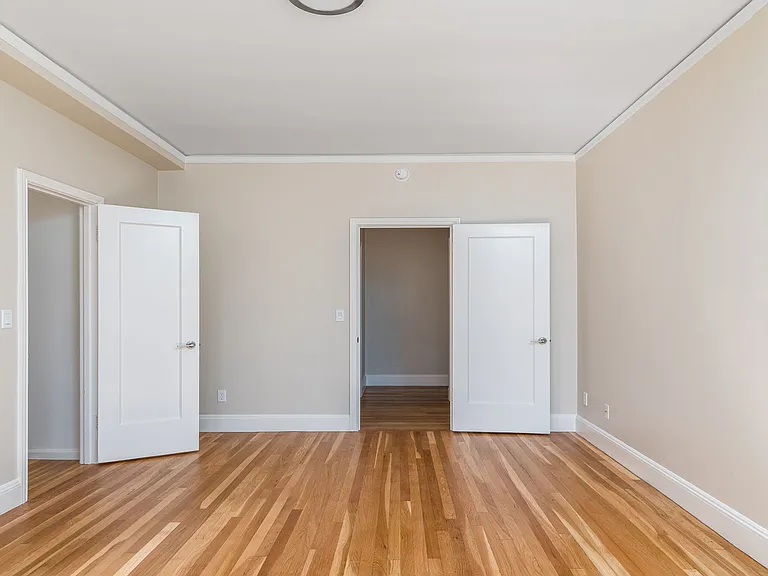 2200 Leavenworth — Photo 19