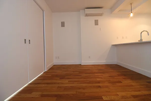 Rented by Compass | media 28