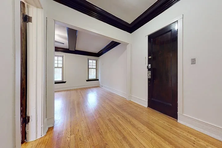 1413-15 E. 57th — Photo 38