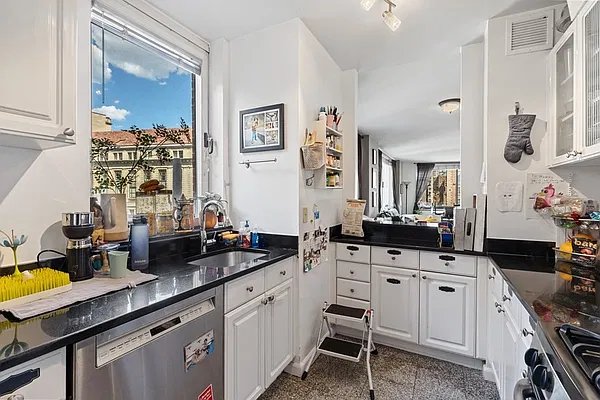 Rented by Corcoran | media 2
