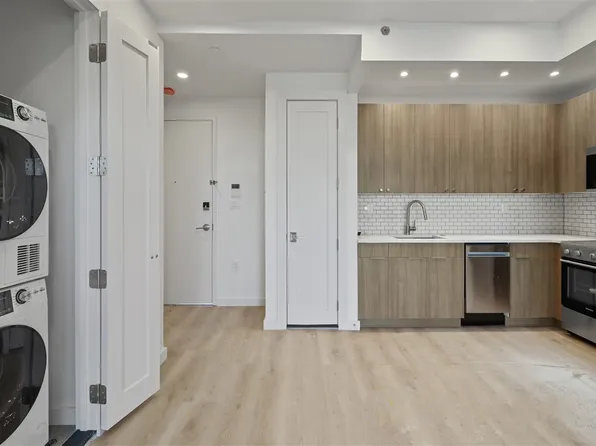 68 Gold Street image 2 of 16