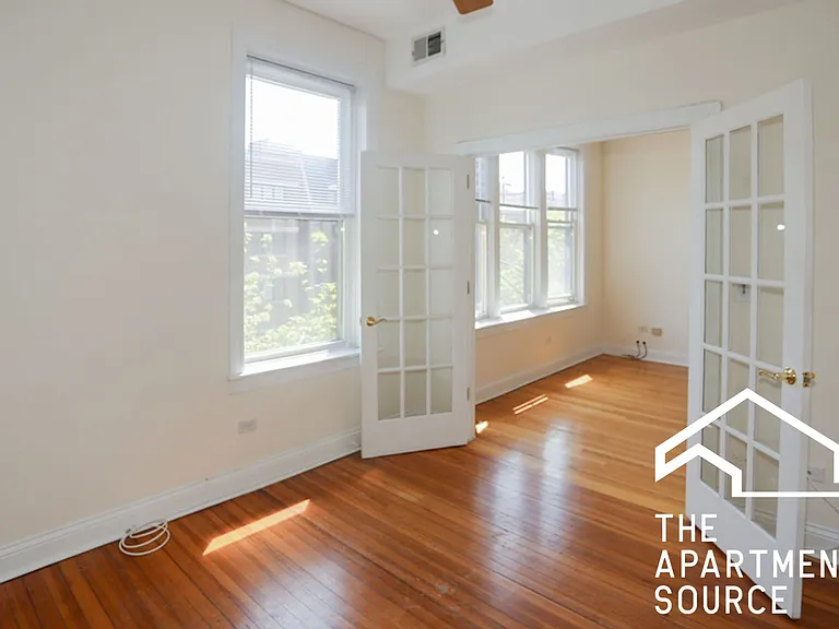 3846 N Southport Ave #3 — Photo 8