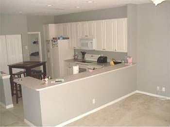 5th image of 72 SE 6th Ave APT B