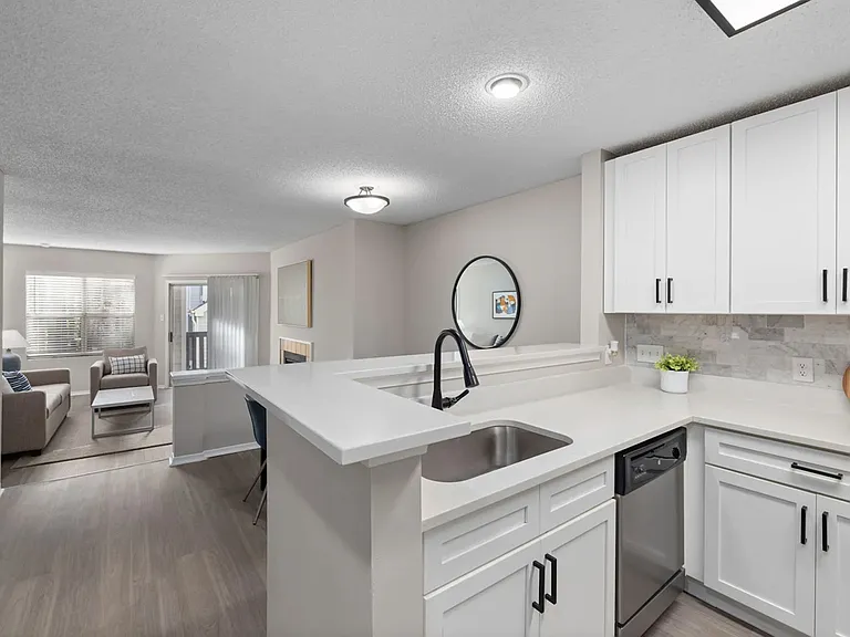 Kitchens with USB Plug-ins