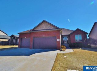 9032 S 29th St, Lincoln, NE 68516