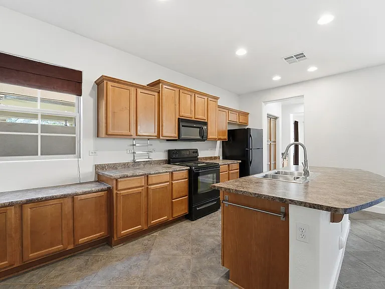 15391 W Dreyfus St — Photo 24