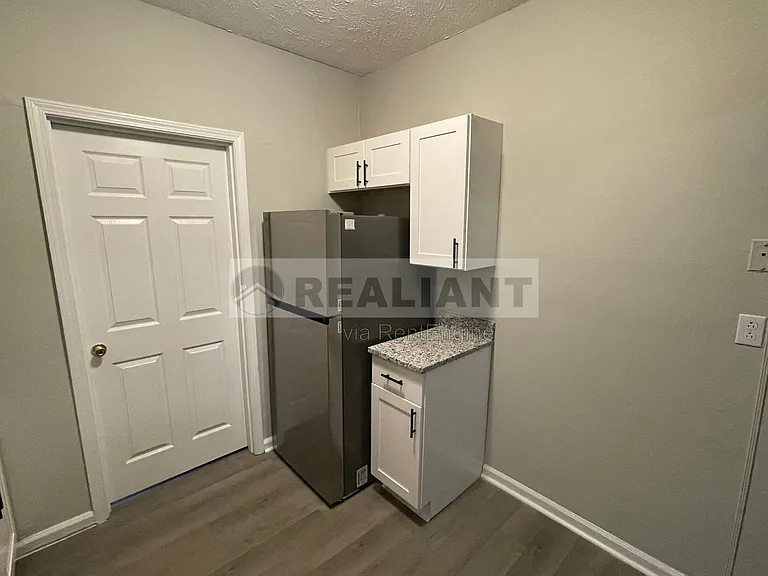 208 Lakeshore Dr #19 — Photo 6