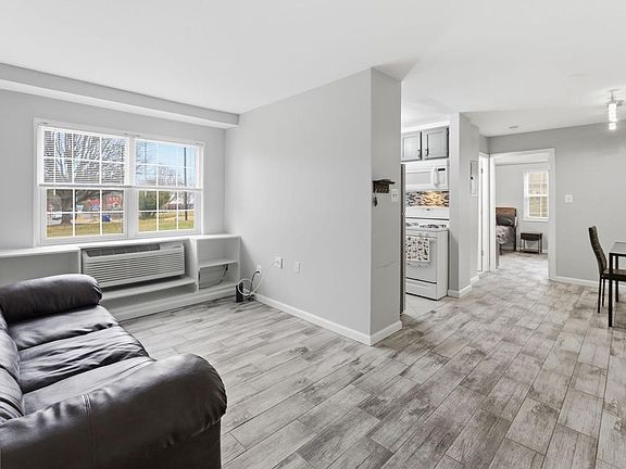 5th image of 2239 Farrington Ave #5-101