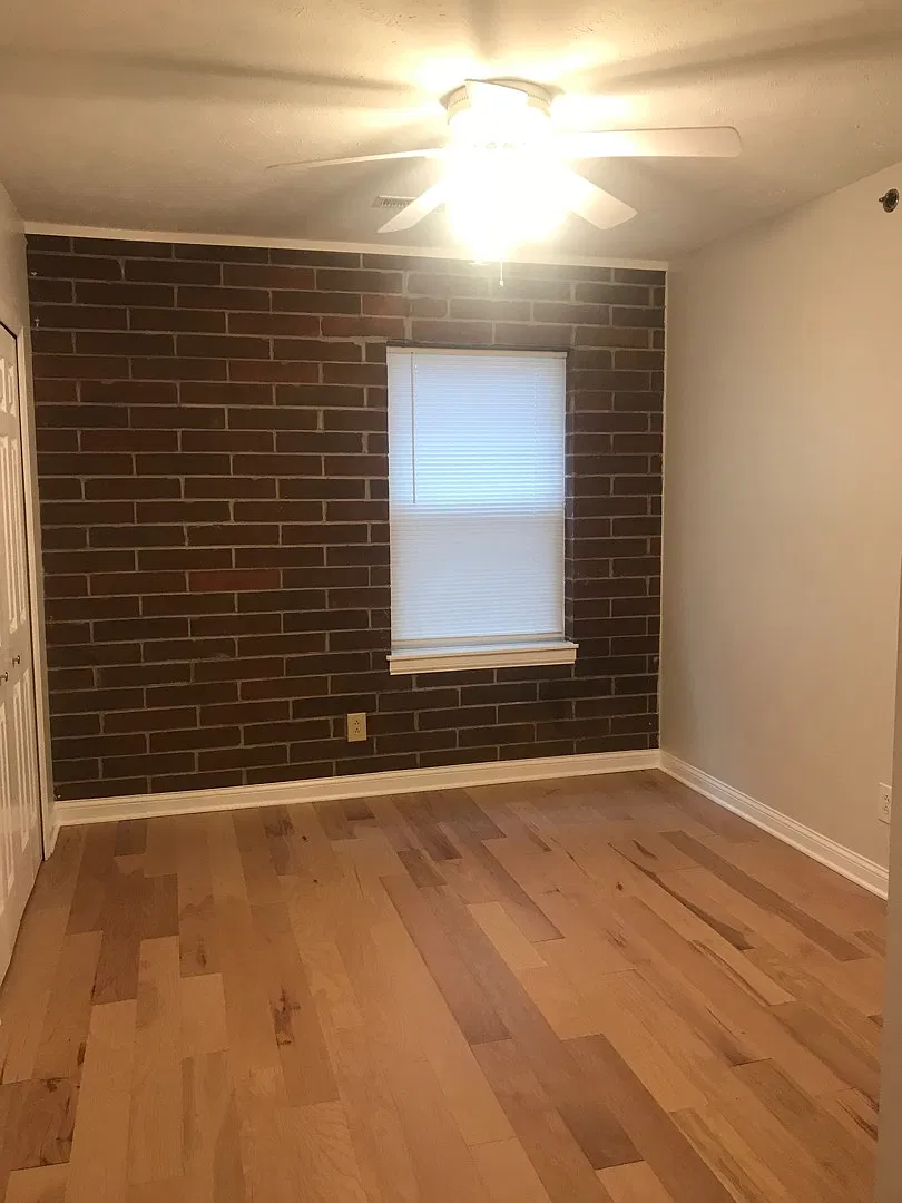 927 Main Street - Apt. 4 — Photo 3