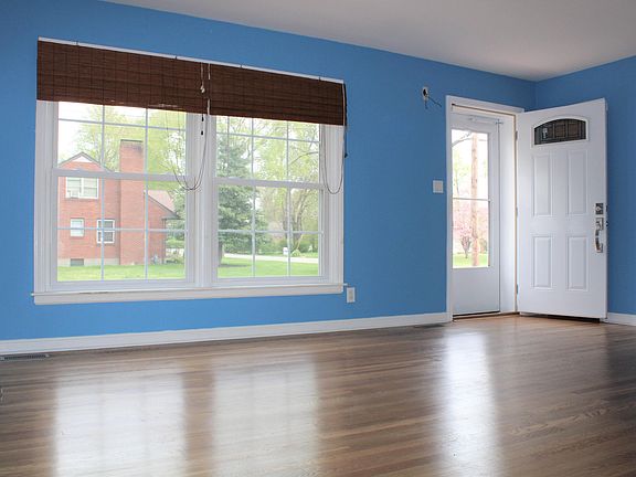 3rd image of 3128 Horton Ave