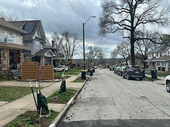 5th image of 335 Lawn Ave