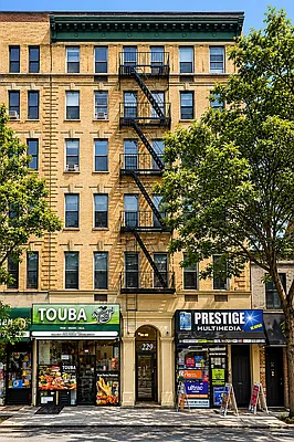 Building, photo 1