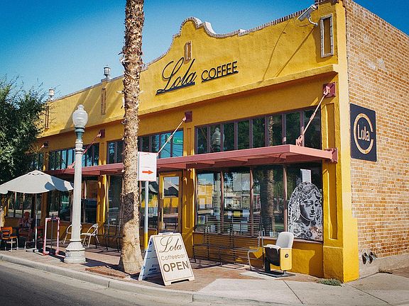 Walking distance to many downtown coffee shops, restaurants, bars, and other activities