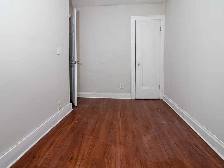1157 Linwood Ave — Photo 14