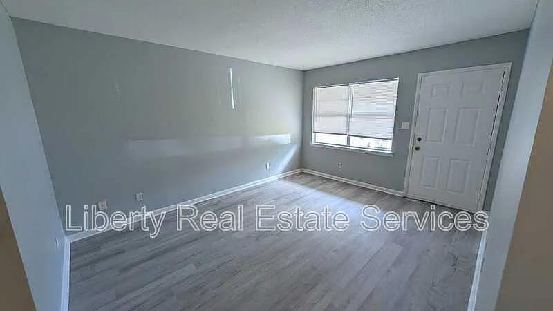 134 Pointe South Dr — Photo 2