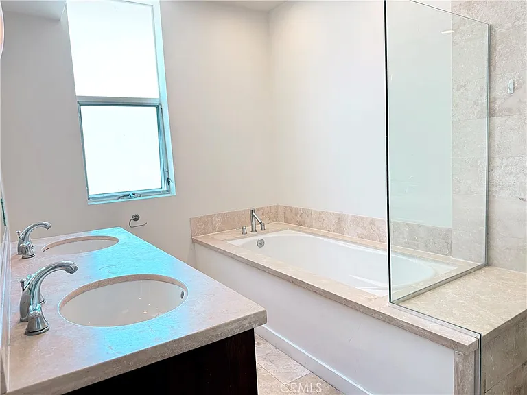 12908 Bloomfield St #103 — Photo 18