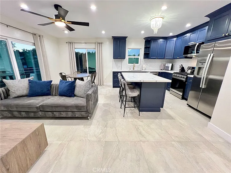 23443 Balmoral Ln — Photo 20