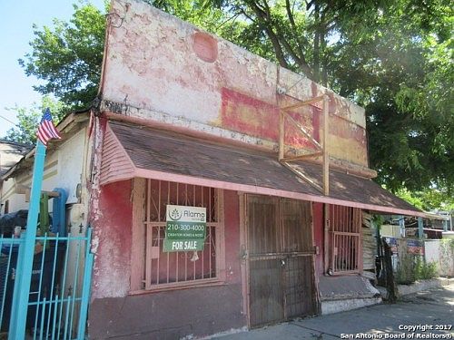 2nd image of 2217 Guadalupe St