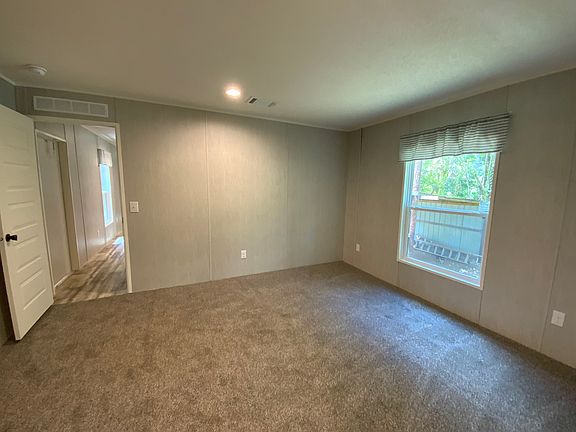 3rd image of 68 Chestnut Ln
