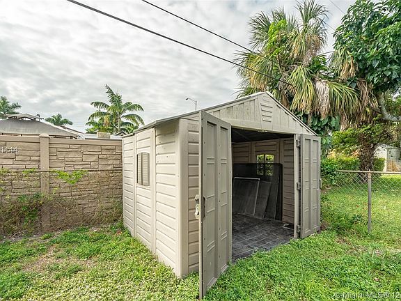 5th image of 1810 NW 184th St
