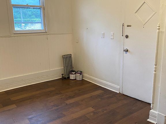 3rd image of 23 Northfield Ave #2L