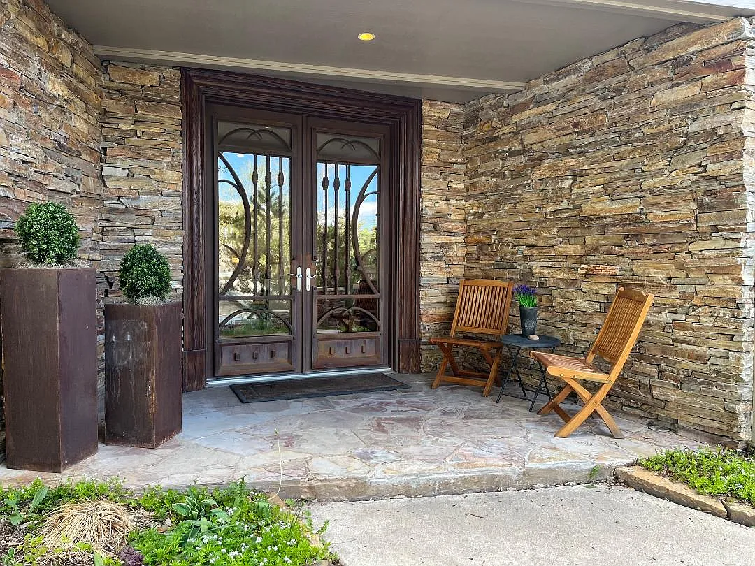 5 bed, 3678 sqft, $7,000 — Photo 2