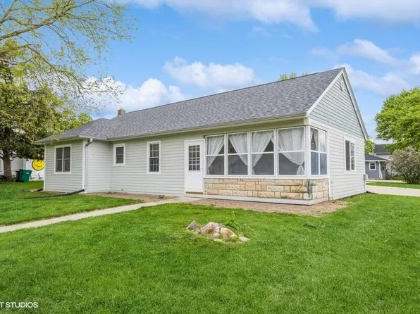 1001 Walnut St, Dallas Center, IA 50063